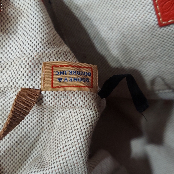 Dooney & Bourke Large Leather Davis Shoulder Tote Bag - Picture 14 of 16